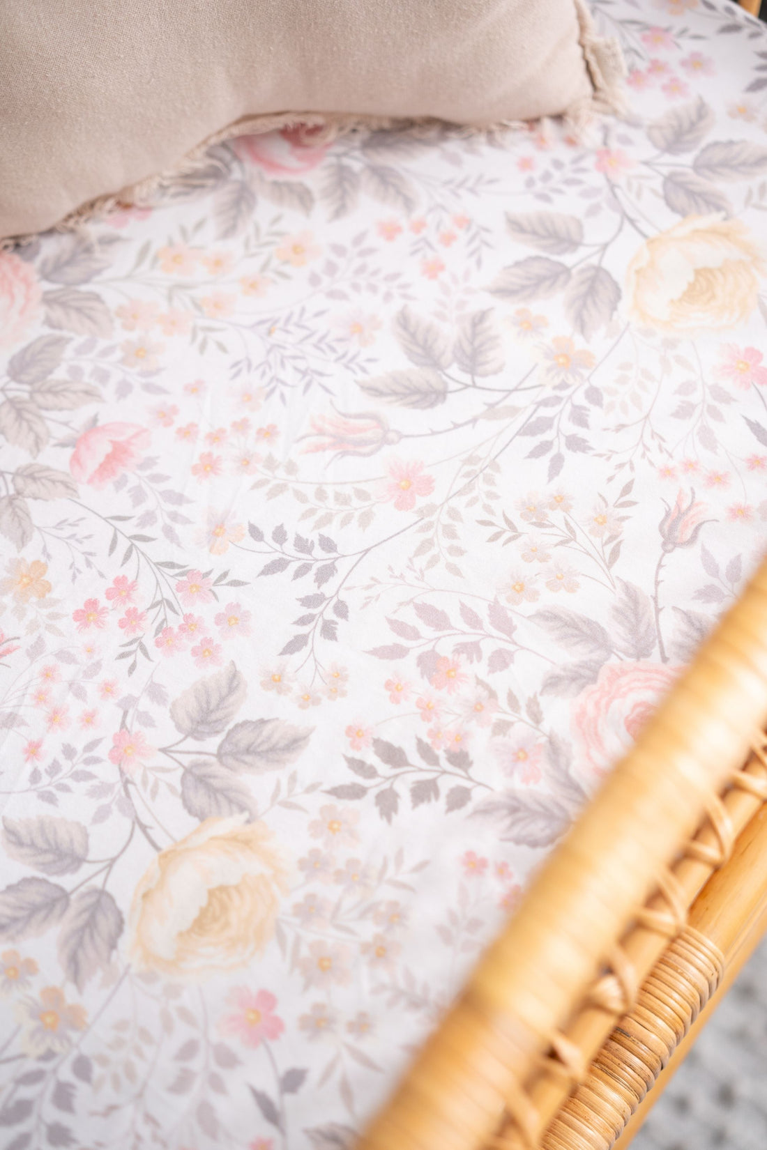 Rosa - Waterproof Bassinet Sheet